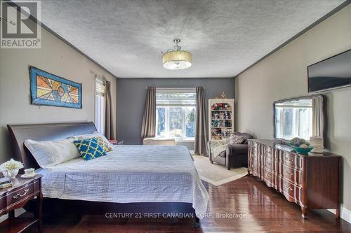 7242 Grande River Line, Chatham-Kent (Chatham), ON - Indoor Photo Showing Bedroom