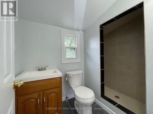 271 Highbury Avenue, London, ON - Indoor Photo Showing Bathroom