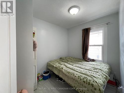 271 Highbury Avenue, London, ON - Indoor Photo Showing Bedroom