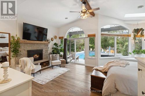 419 Darlene Crescent, London, ON - Indoor Photo Showing Living Room With Fireplace