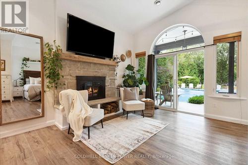 419 Darlene Crescent, London, ON - Indoor Photo Showing Living Room With Fireplace