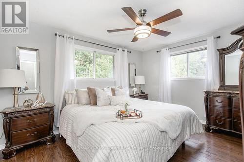 15 Bristow Court, Barrie, ON - Indoor Photo Showing Bedroom