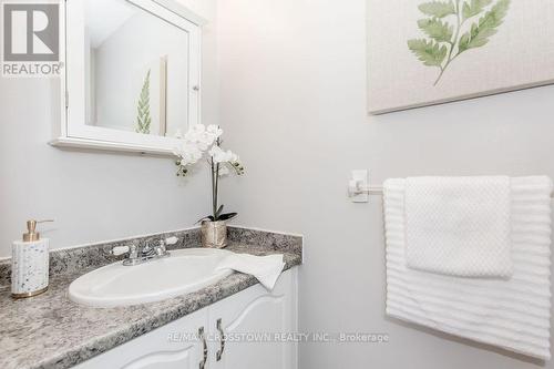 15 Bristow Court, Barrie, ON - Indoor Photo Showing Bathroom