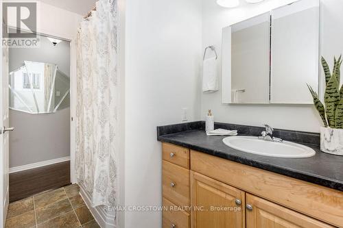 15 Bristow Court, Barrie, ON - Indoor Photo Showing Bathroom