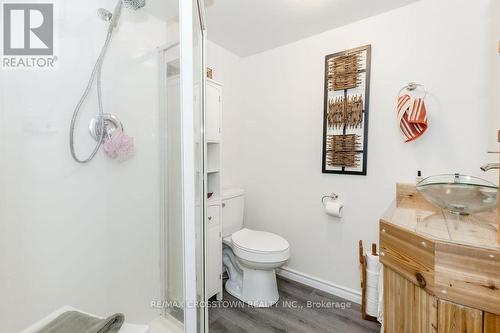 15 Bristow Court, Barrie, ON - Indoor Photo Showing Bathroom