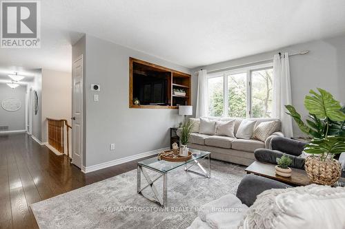 15 Bristow Court, Barrie, ON - Indoor Photo Showing Living Room