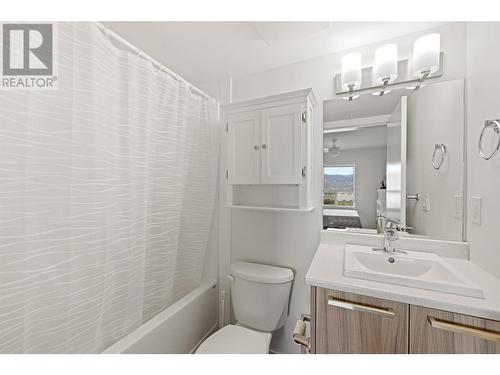 883 Academy Way Unit# Ph3, Kelowna, BC - Indoor Photo Showing Bathroom