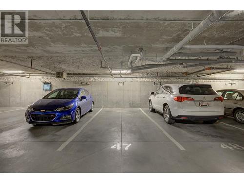 883 Academy Way Unit# Ph3, Kelowna, BC - Indoor Photo Showing Garage