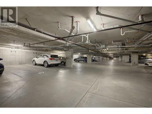 883 Academy Way Unit# Ph3, Kelowna, BC - Indoor Photo Showing Garage