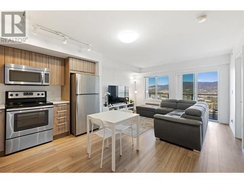 883 Academy Way Unit# Ph3, Kelowna, BC - Indoor Photo Showing Kitchen With Stainless Steel Kitchen