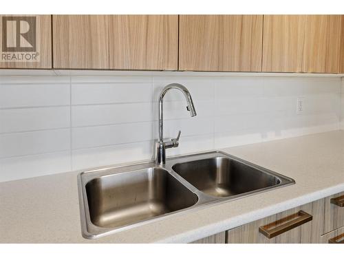 883 Academy Way Unit# Ph3, Kelowna, BC - Indoor Photo Showing Kitchen With Double Sink