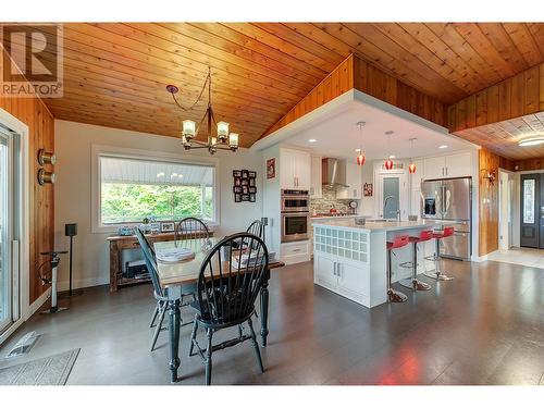 3972 Desert Pines Avenue, Peachland, BC - Indoor Photo Showing Dining Room