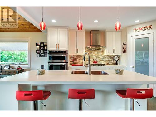 3972 Desert Pines Avenue, Peachland, BC - Indoor Photo Showing Kitchen With Upgraded Kitchen