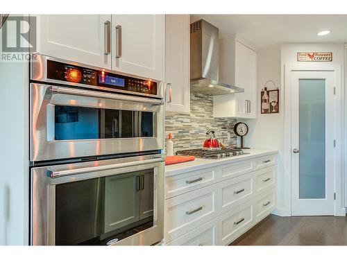 3972 Desert Pines Avenue, Peachland, BC - Indoor Photo Showing Kitchen