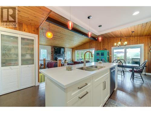 3972 Desert Pines Avenue, Peachland, BC - Indoor Photo Showing Kitchen With Double Sink