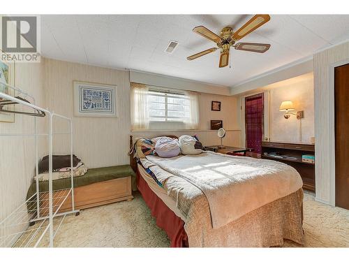 3972 Desert Pines Avenue, Peachland, BC - Indoor Photo Showing Bedroom