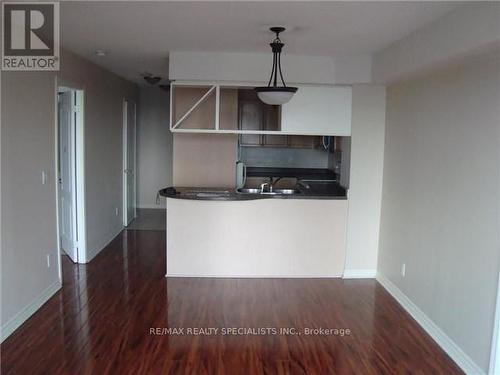 1206 - 4090 Living Arts Drive, Mississauga, ON - Indoor Photo Showing Kitchen With Double Sink