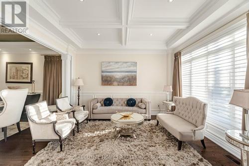 239 Timber Creek Boulevard, Vaughan, ON - Indoor Photo Showing Living Room