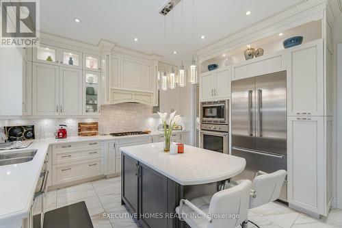 239 Timber Creek Boulevard, Vaughan, ON - Indoor Photo Showing Kitchen With Upgraded Kitchen