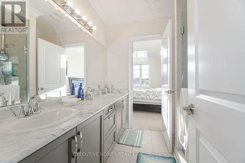 239 Timber Creek Boulevard, Vaughan, ON - Indoor Photo Showing Bathroom