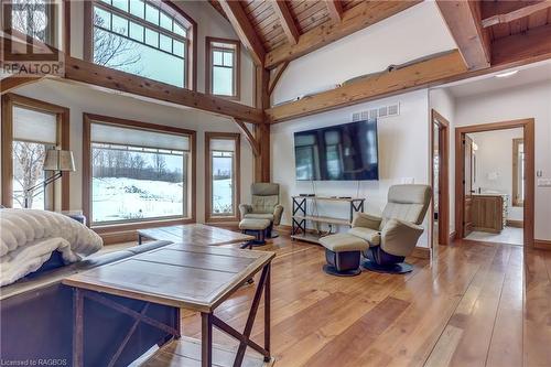 740494 10 Sideroad, Chatsworth (Twp), ON - Indoor Photo Showing Living Room