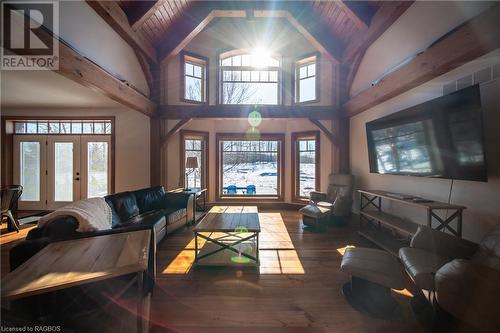 740494 10 Sideroad, Chatsworth (Twp), ON - Indoor Photo Showing Living Room