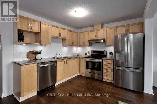 10 Archer Avenue, Collingwood, ON - Indoor Photo Showing Kitchen With Double Sink