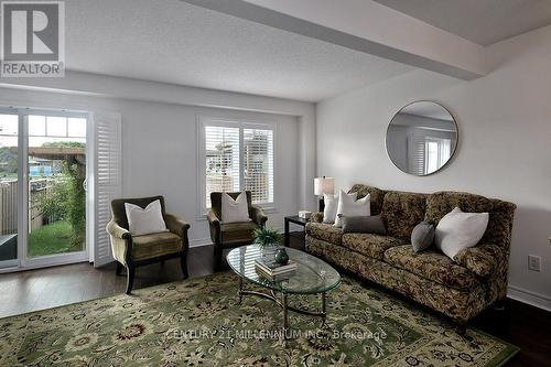 10 Archer Avenue, Collingwood, ON - Indoor Photo Showing Living Room