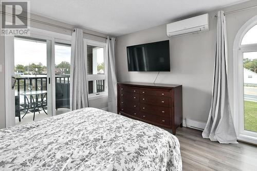 1 - 1 Spruce Street, Wasaga Beach, ON - Indoor Photo Showing Bedroom