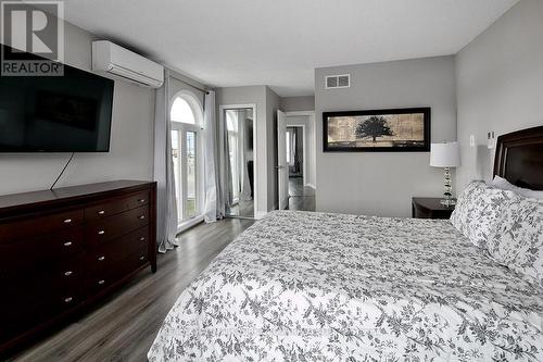 1 - 1 Spruce Street, Wasaga Beach, ON - Indoor Photo Showing Bedroom