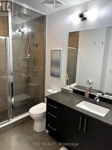 825 - 2450 Old Bronte Road, Oakville, ON - Indoor Photo Showing Bathroom