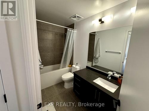 825 - 2450 Old Bronte Road, Oakville, ON - Indoor Photo Showing Bathroom