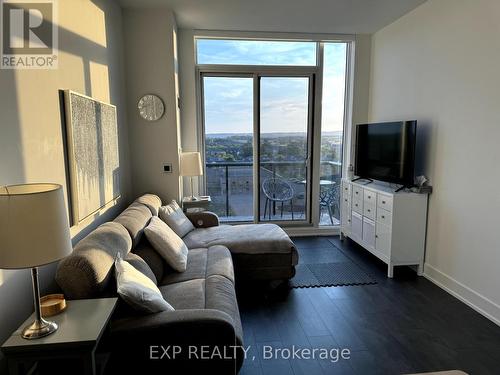 825 - 2450 Old Bronte Road, Oakville, ON - Indoor Photo Showing Living Room