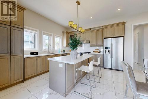 459 Threshing Mill Boulevard, Oakville, ON - Indoor Photo Showing Kitchen With Upgraded Kitchen