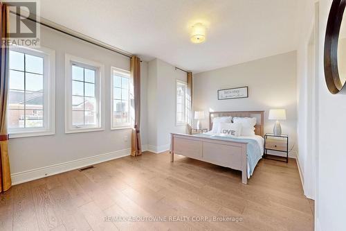 459 Threshing Mill Boulevard, Oakville, ON - Indoor Photo Showing Bedroom