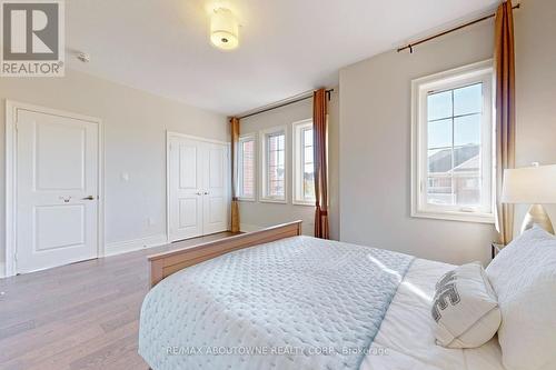 459 Threshing Mill Boulevard, Oakville, ON - Indoor Photo Showing Bedroom