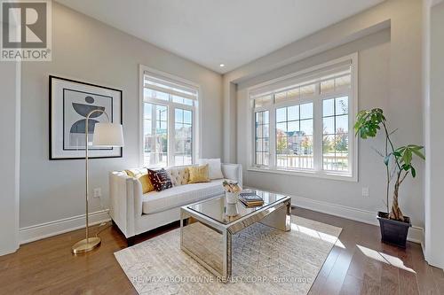 459 Threshing Mill Boulevard, Oakville, ON - Indoor Photo Showing Living Room