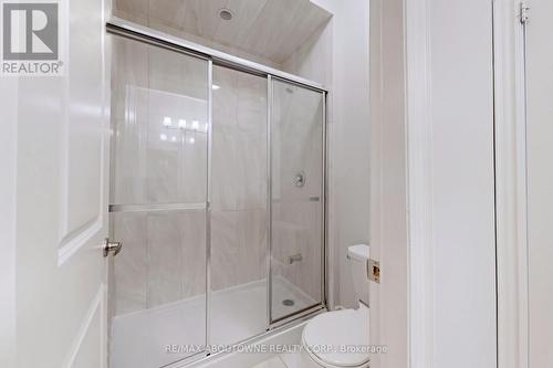 459 Threshing Mill Boulevard, Oakville, ON - Indoor Photo Showing Bathroom