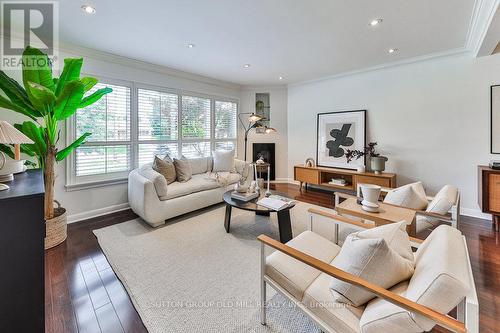 8 Lillibet Road, Toronto, ON - Indoor Photo Showing Living Room