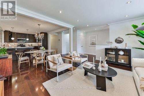 8 Lillibet Road, Toronto, ON - Indoor Photo Showing Living Room