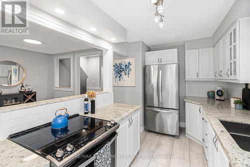 120 Aylmer Crescent, Hamilton, ON - Indoor Photo Showing Kitchen With Upgraded Kitchen