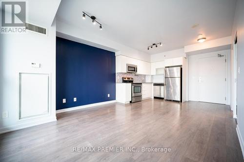 812 - 69 Lynn Williams Street, Toronto, ON - Indoor Photo Showing Kitchen