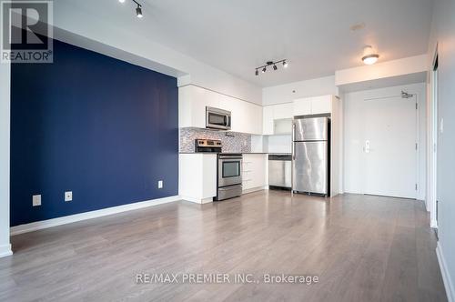 812 - 69 Lynn Williams Street, Toronto, ON - Indoor Photo Showing Kitchen