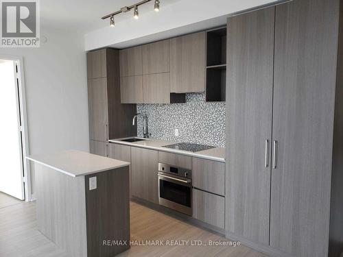 2511 - 1 Yorkville Avenue, Toronto, ON - Indoor Photo Showing Kitchen With Upgraded Kitchen