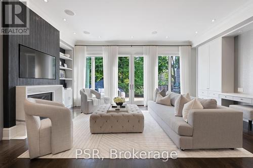 39B Oriole Road, Toronto, ON - Indoor Photo Showing Living Room With Fireplace