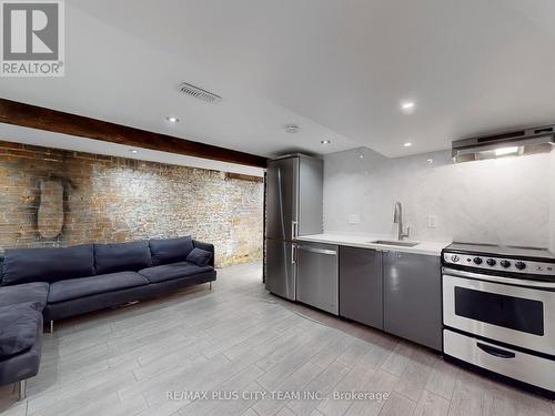 Lower - 153 Niagara Street, Toronto, ON - Indoor Photo Showing Kitchen