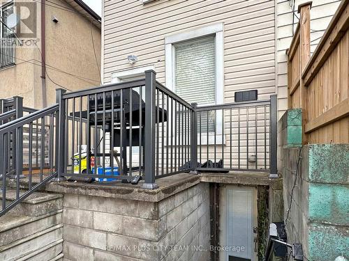 Lower - 153 Niagara Street, Toronto, ON - Outdoor