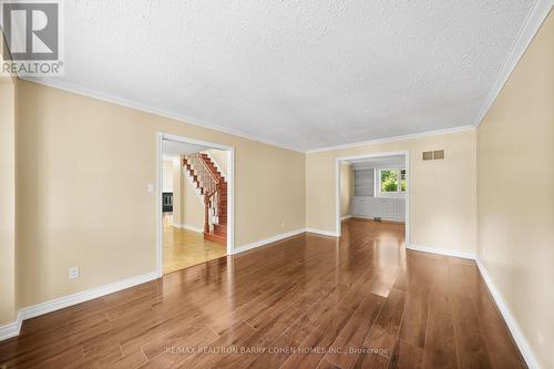 32 Barrydale Crescent, Toronto, ON - Indoor Photo Showing Other Room