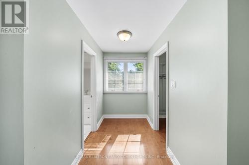 32 Barrydale Crescent, Toronto, ON - Indoor Photo Showing Other Room