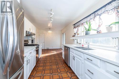 1 Lowell Avenue, Toronto, ON - Indoor Photo Showing Kitchen With Double Sink With Upgraded Kitchen